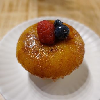 Molly's Cupcakes - The beautiful creme brûlée cupcake T_T - Cupcakes Near Me - Chicago, Illinois Molly's Cupcakes - The beautiful creme brûlée cupcake T_T - Cupcakes Near Me - Chicago, Illinois