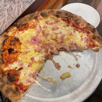 June Pie Pizza - Hawaiian pizza - Pizza Near Me - June Lake, California June Pie Pizza - Hawaiian pizza - Pizza Near Me - June Lake, California
