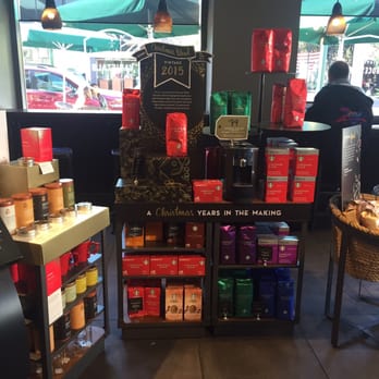 STARBUCKS - Christmas displays as the Christmas controversy continues - Coffee & Tea Near Me - Walnut Creek, California STARBUCKS - Christmas displays as the Christmas controversy continues - Coffee & Tea Near Me - Walnut Creek, California