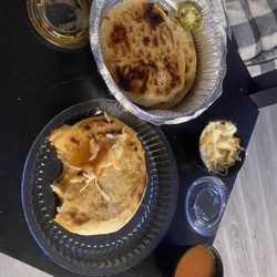 TORTAS HULA HULA - PUPUSAS REVUELTAS