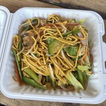 Ocean Star - Vegan lo mein - Food Trucks Near Me - Portland, Oregon Ocean Star - Vegan lo mein - Food Trucks Near Me - Portland, Oregon