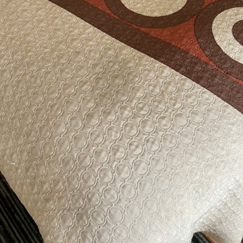 Super 8 by Wyndham Oroville - Stained bedspread - Hotels Near Me - Oroville, California Super 8 by Wyndham Oroville - Stained bedspread - Hotels Near Me - Oroville, California