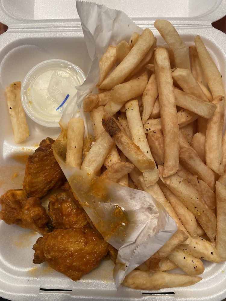 THE WING SPOT & PIZZA Updated June 2024 5616 Redan Rd, Stone