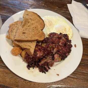 Brekkies - Corned beef hash - Breakfast & Brunch Near Me - Solvang, California