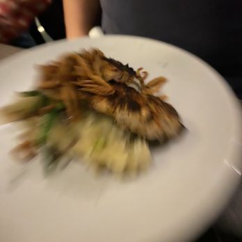 Gentelin's On Broadway - Aunt Jaynes Chicken (sorry so blurry) - New American Near Me - Alton, Illinois