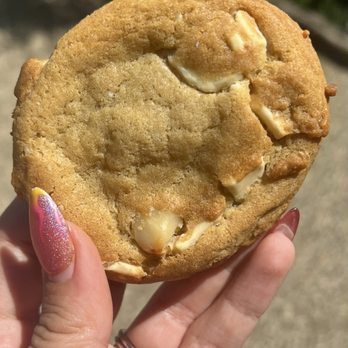 Stanly Lane Smokehouse - Fresh baked Macadamia Nut Cookie is soo delicious!! - Delis Near Me - Napa, California Stanly Lane Smokehouse - Fresh baked Macadamia Nut Cookie is soo delicious!! - Delis Near Me - Napa, California