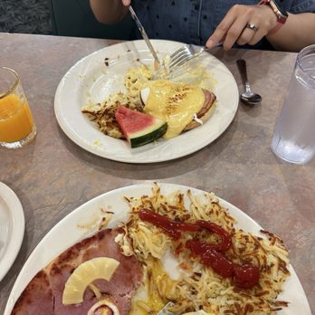 Peg's Glorified Ham N Eggs - The watermelon was sweet and juicy; the pineapple slice was an excellent complement to the glorified ham - Breakfast & Brunch Near Me - Reno, Nevada Peg's Glorified Ham N Eggs - The watermelon was sweet and juicy; the pineapple slice was an excellent complement to the glorified ham - Breakfast & Brunch Near Me - Reno, Nevada
