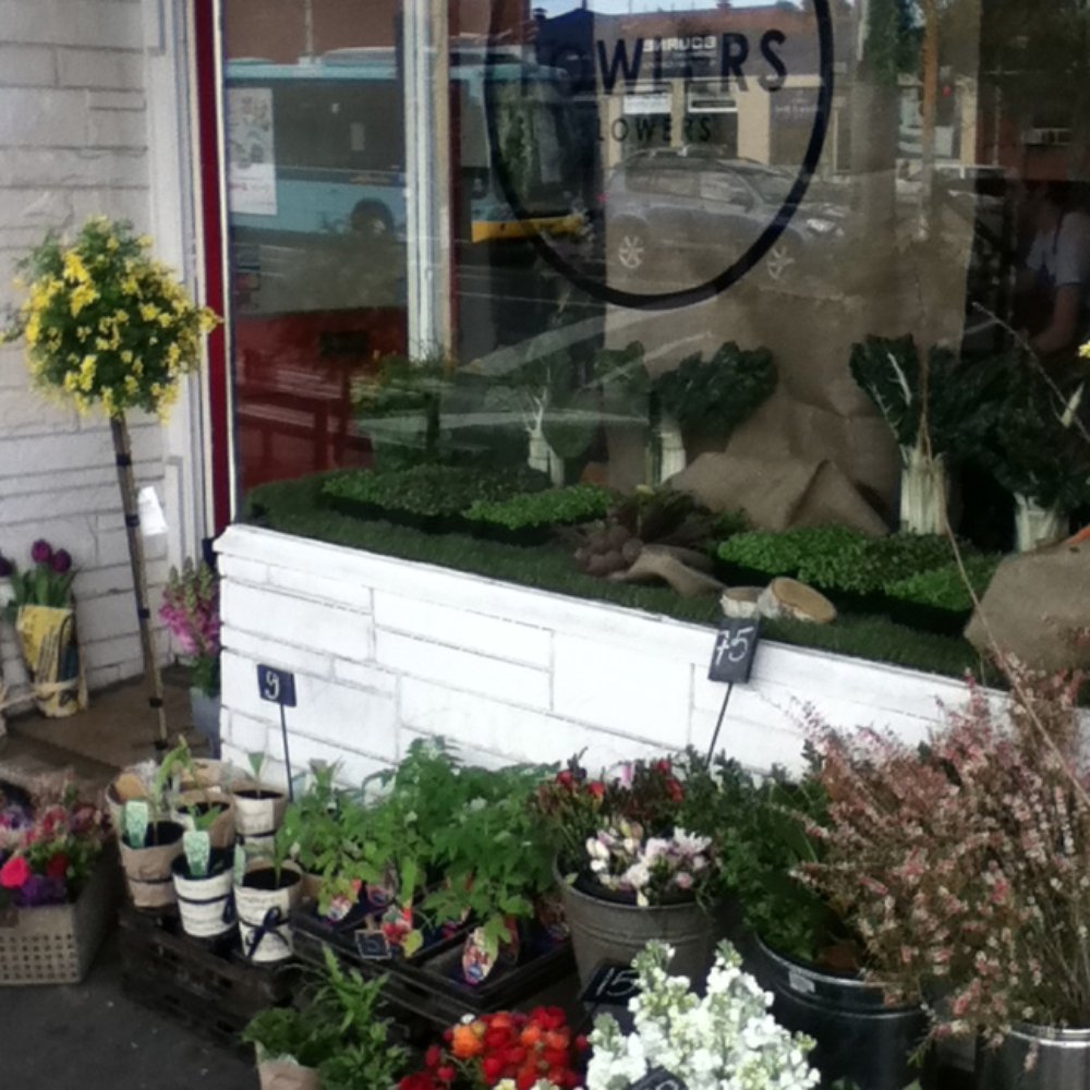 Fowlers Flowers - Florists Near Me - Clifton Hill, VIC