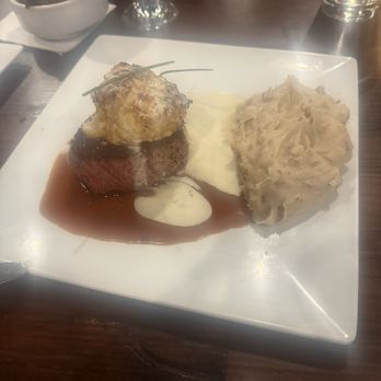 CraftWay Kitchen Frisco - Filet with crab cake - New American Near Me - Frisco, Texas