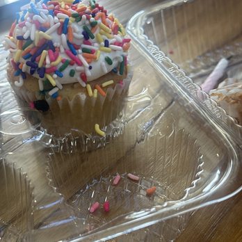 Half Baked Co - Funfetti cupcake (this one was vegetarian) - Bakeries Near Me - Burbank, California Half Baked Co - Funfetti cupcake (this one was vegetarian) - Bakeries Near Me - Burbank, California