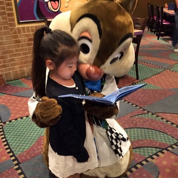 Goofy's Kitchen - American Near Me - Anaheim, California