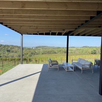 Burnt Hill Farm - Outdoor patio - Wineries Near Me - Clarksburg, Maryland Burnt Hill Farm - Outdoor patio - Wineries Near Me - Clarksburg, Maryland