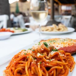 Arnoldi’s Cafe - Chicken parmesan