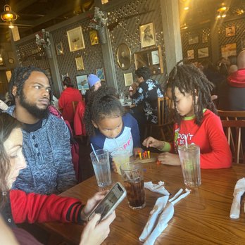 Cracker Barrel Old Country Store - Lunch time with the family - American Near Me - Olathe, Kansas