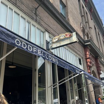 Oddfellows Cafe & Bar - Storefront - Breakfast & Brunch Near Me - Seattle, Washington