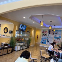 VIP Nails and Spa - Pedicure side