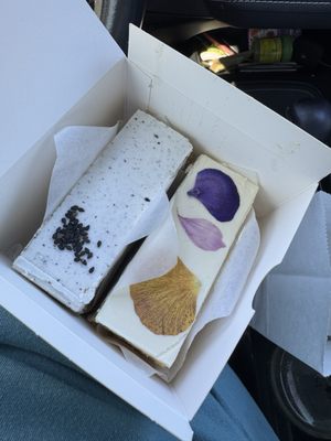 Flouring Cake Shop by null