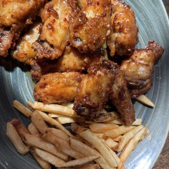 Lennon's - Chicken Wings - absolutely NO FLAVOR. - Tapas/Small Plates Near Me - Naperville, Illinois Lennon's - Chicken Wings - absolutely NO FLAVOR. - Tapas/Small Plates Near Me - Naperville, Illinois