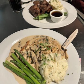 Bayside Cafe - Chicken Marsala and "Slow Roasted" tri tip.  Beautiful presentation, but wouldn't recommend. - Mexican Near Me - Morro Bay, California
