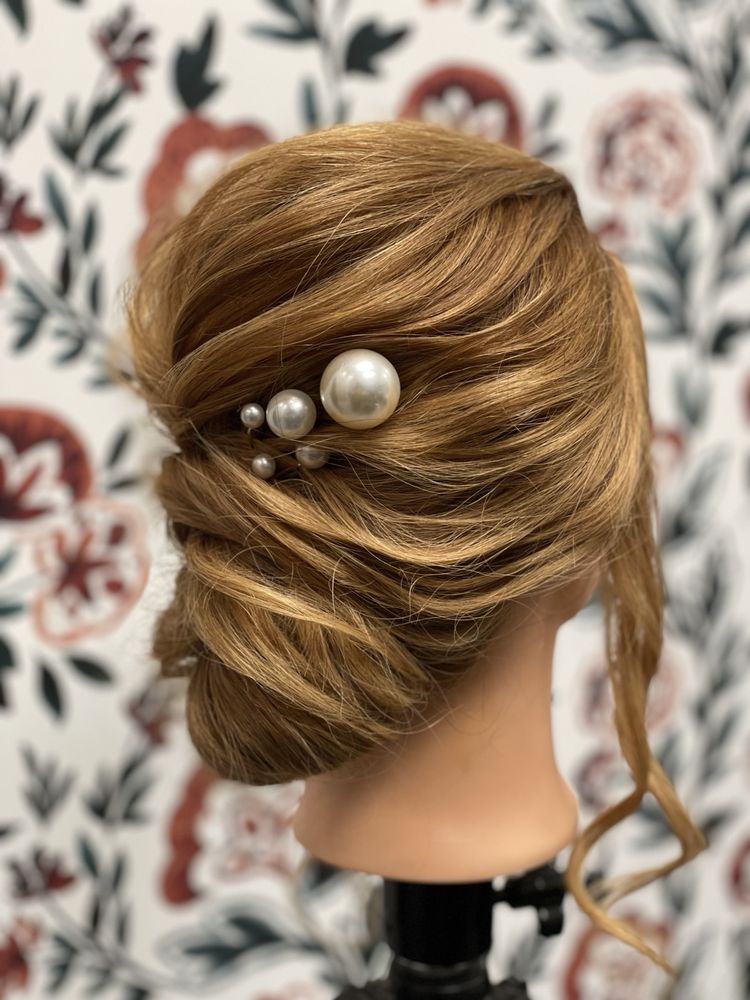 The Cutting Room Logo