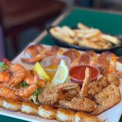 Wintzell's Oyster House - Shrimp sampler platter