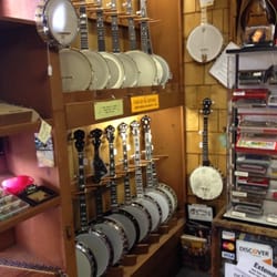 Bucks County Folk Music Shop - Banjos in da hiz