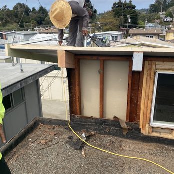 Shelton Roofing - Hard working team - Roofing Near Me - Santa Cruz, California