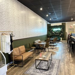 Tru Teas - Inside, Lots of room!