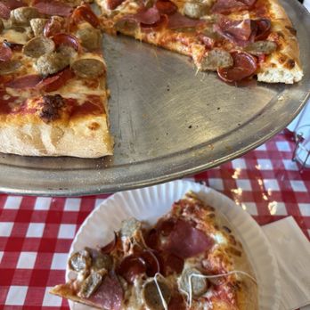 Capo's Pizzeria - Pizza Near Me - San Antonio, Texas