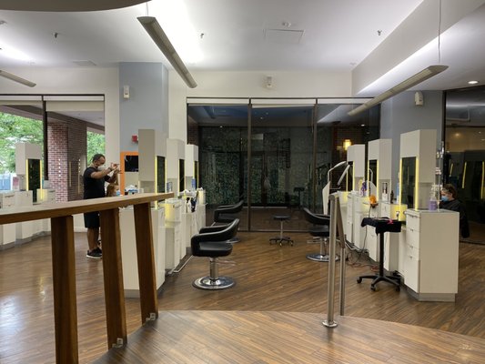 George Salon at the Four Seasons by null