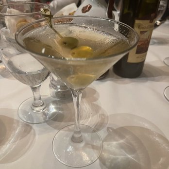 Il Gabbiano - Dirty vodka Martini - Italian Near Me - Miami, Florida Il Gabbiano - Dirty vodka Martini - Italian Near Me - Miami, Florida
