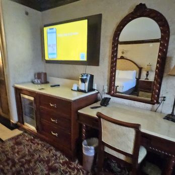 Peppermill Reno - King room - Casinos Near Me - Reno, Nevada