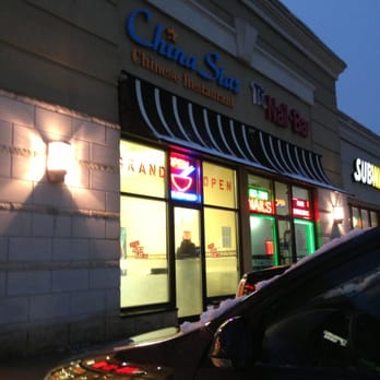 China Star - a car parked in front of a chinese restaurant - Chinese Near Me - Burlington, Ontario China Star - a car parked in front of a chinese restaurant - Chinese Near Me - Burlington, Ontario