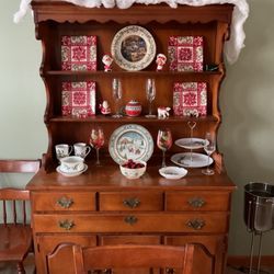 Homeward Bound Treasures - Small hutch in beautiful condition and excellent price.
