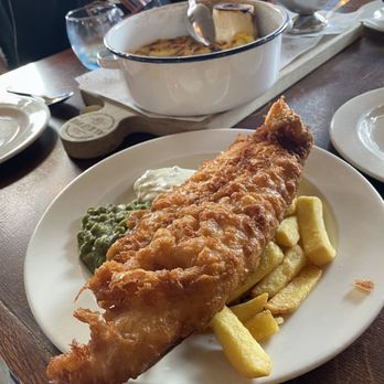 The Blackbird - Fish & chips - Pubs Near Me - London, XGL
