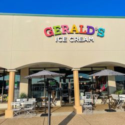 Gerald's Ice Cream Bar - Front of store