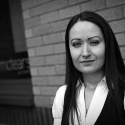 McTear's Fine Art Auctioneers & Valuers - Sarah Cotter, jewellery valuer