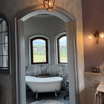 Chateau De Harpe - Venues & Event Spaces Near Me - West Linn, Oregon