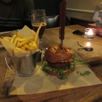 The Castle - Veggie Burger with Fries - Pubs Near Me - London, XGL