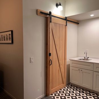 Sideways Inn - Refrigerator, Bathroom Sliding door, Sink, Coffee maker & Microwave - Hotels Near Me - Buellton, California