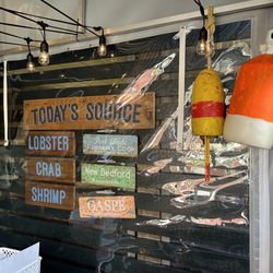 Luke's Lobster Newport - Tells you where the catch came from each day.