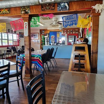 Brenda's Burgers - Inside seating - Burgers Near Me - San Antonio, Texas