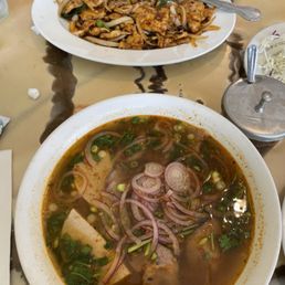 Mì Thập Cẩm - Combination Egg Noodles Soup.
