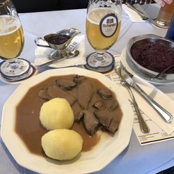 Gasthof Leupold - Fränkischer Rehbraten  mit Preiselbeeren, Blaukraut und Klößen