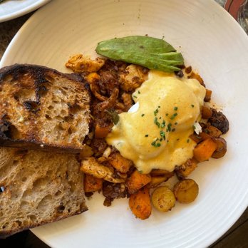 Saint & Second - Chicken, chorizo, & Avocado Hash - New American Near Me - Long Beach, California
