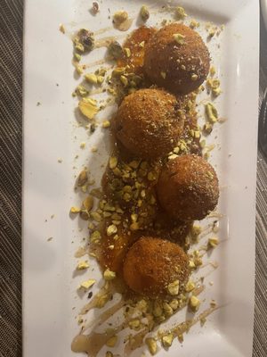 Lala's In The Lakes by null