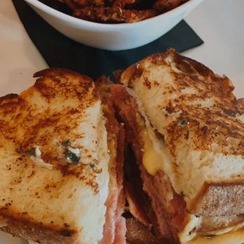 The Committed Pig - American Near Me - Summit, New Jersey
