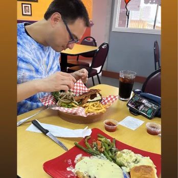 Red Balloon Cafe - Cheeseburger and chicken fried steak. - Comfort Food Near Me - Houston, Texas Red Balloon Cafe - Cheeseburger and chicken fried steak. - Comfort Food Near Me - Houston, Texas
