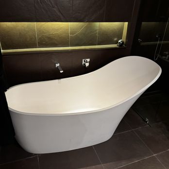 QT Sydney - Amazing tubs in the rooms - Hotels Near Me - Sydney, NSW QT Sydney - Amazing tubs in the rooms - Hotels Near Me - Sydney, NSW