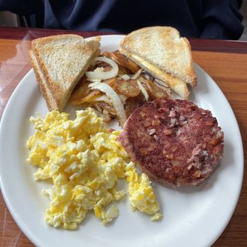 Granny's - Corned beef hash breakfast, scrambled eggs and home fries   Delic - American Near Me - Winchester, Virginia